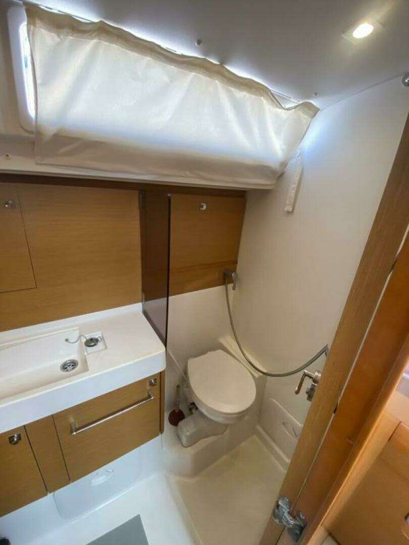 2016 Jeanneau 519 - Image 25