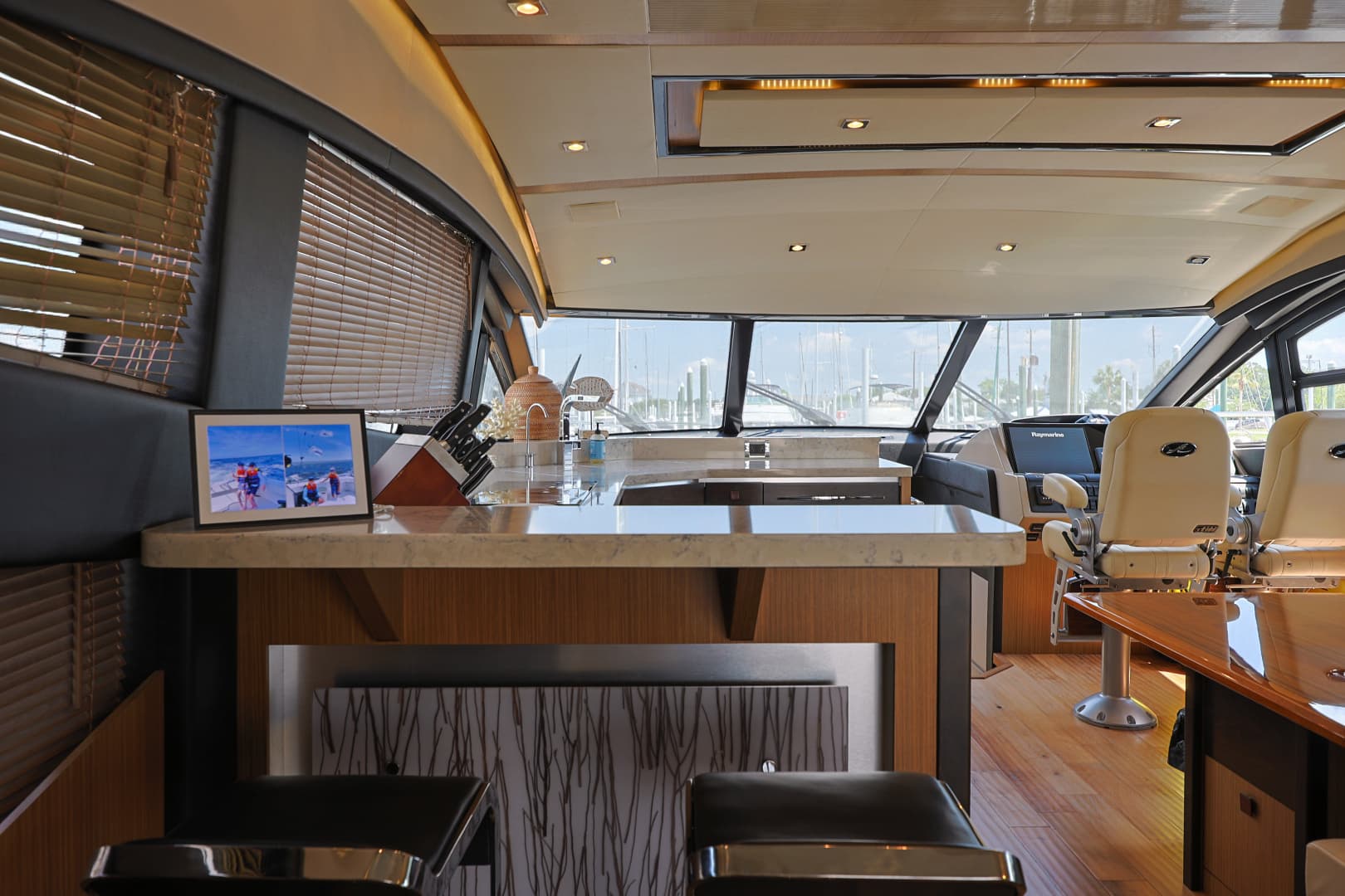 2017 Sea Ray L650 Fly - Image 34
