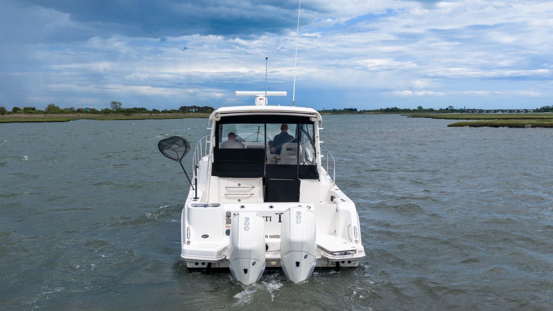 2020 Boston Whaler 325 Conquest - Image 8