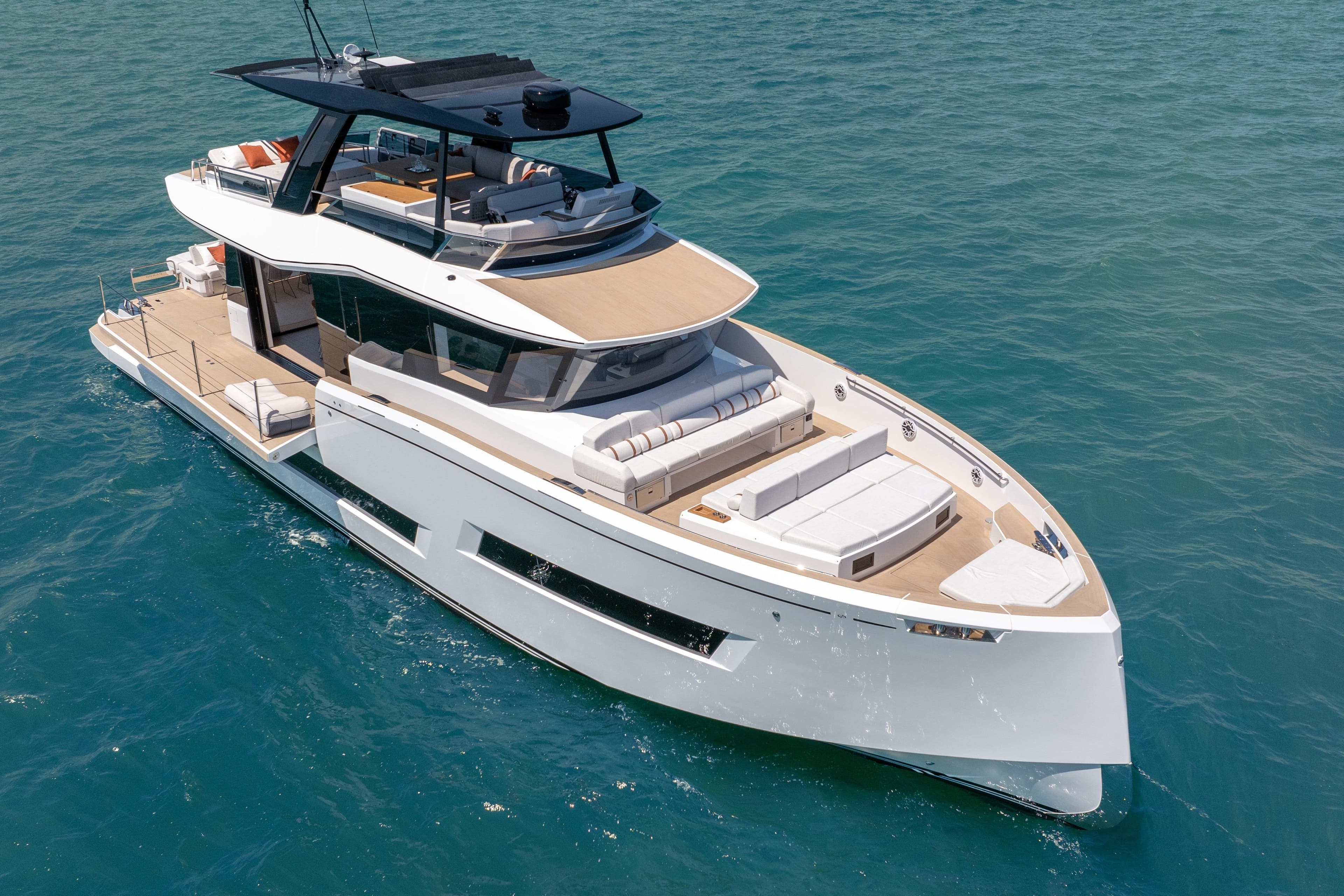 2027 Pardo Yachts E72