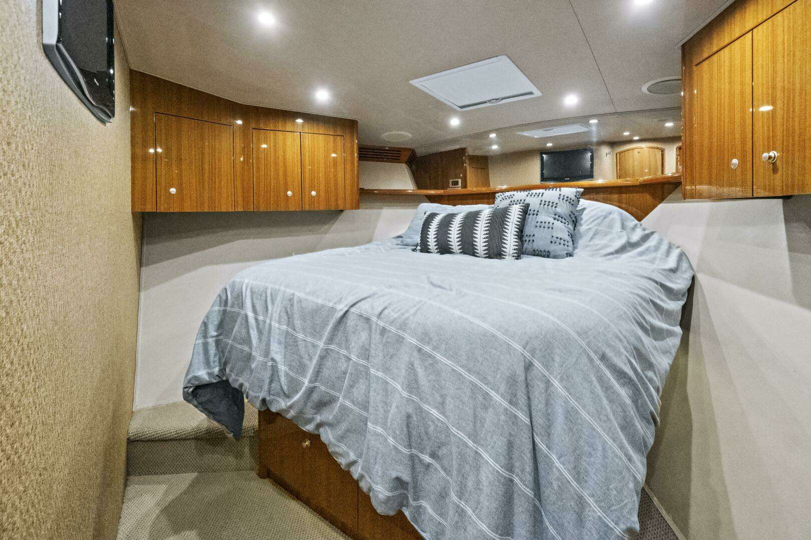 2008 Viking 74 Enclosed Bridge - Image 57
