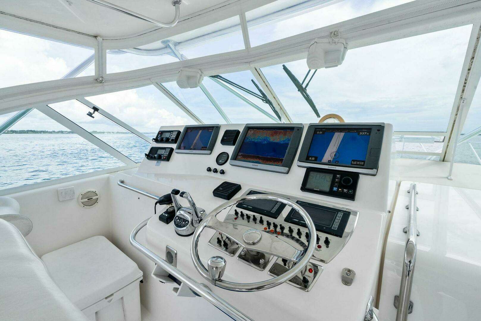 2004 Cabo 40 Hardtop Express - Image 15