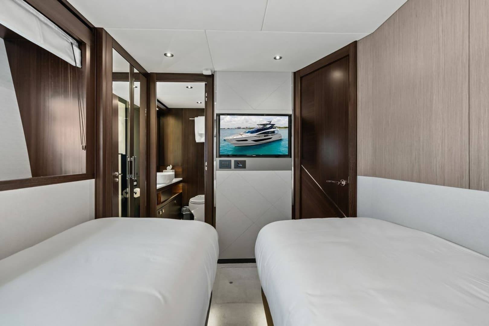 2026 Sunseeker 88 Yacht - Image 92