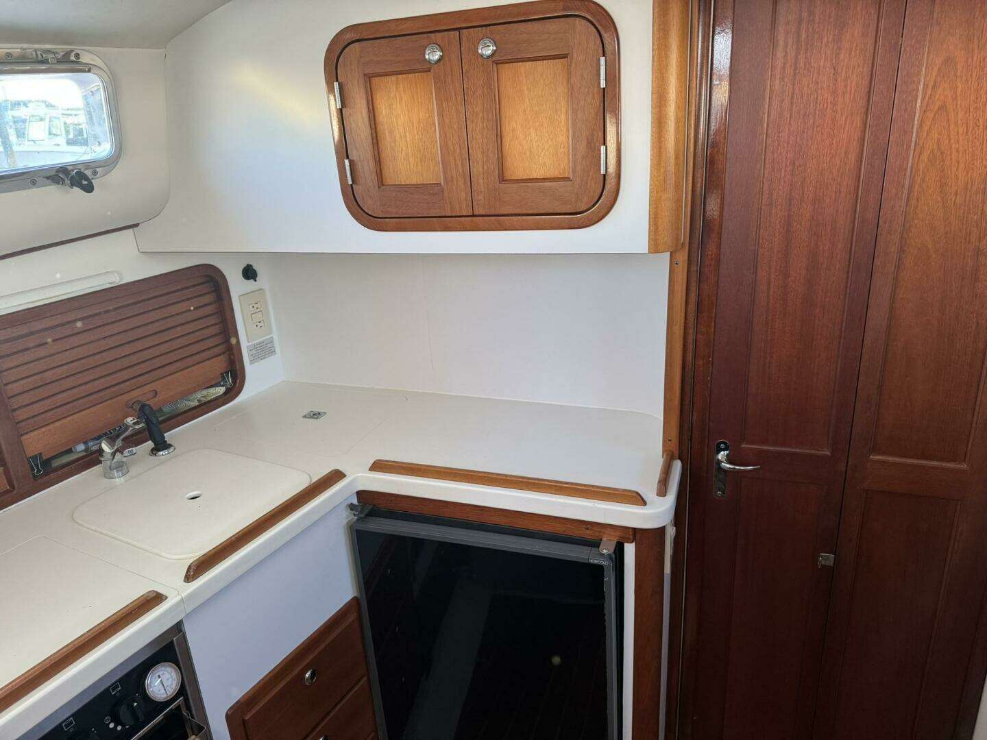 2001 Legacy Yachts Express - Image 26
