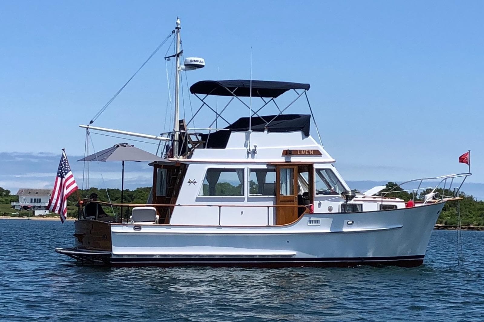 1986 Island Gypsy 32 Sedan Trawler (Hull #38)