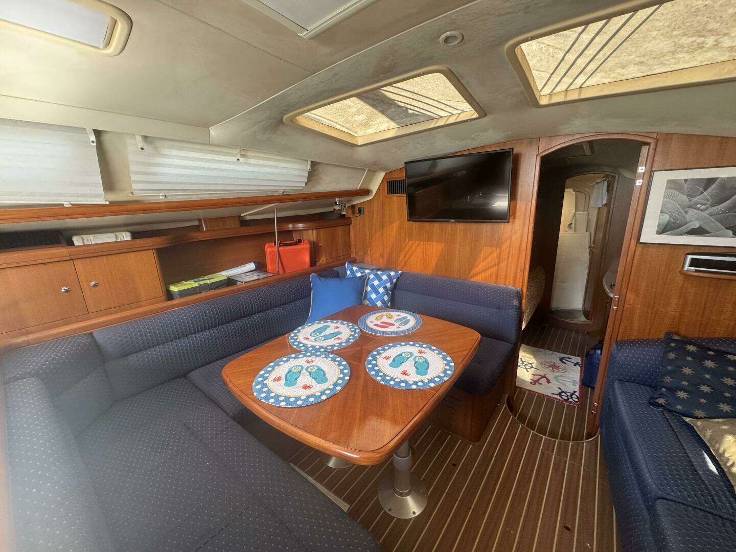 2004 Hunter — - Image 23