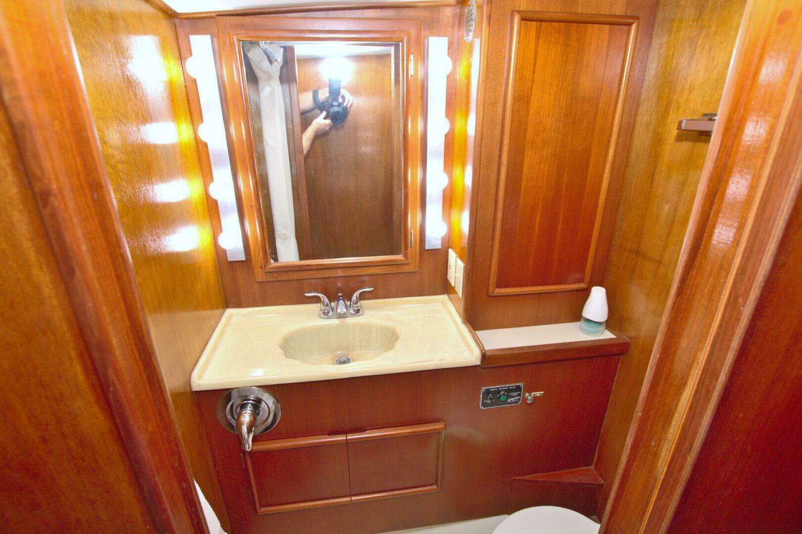 1990 Post 44 Sport Fisherman - Image 45