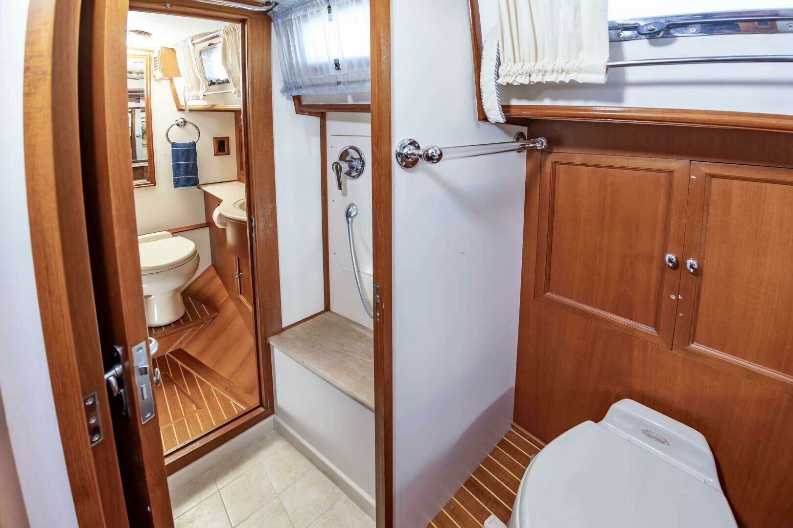 2005 Grand Banks Eastbay 49 Eastbay SX - Image 30