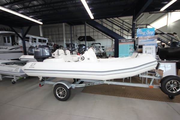 2026 Zodiac Yachtline 400 DL NEO