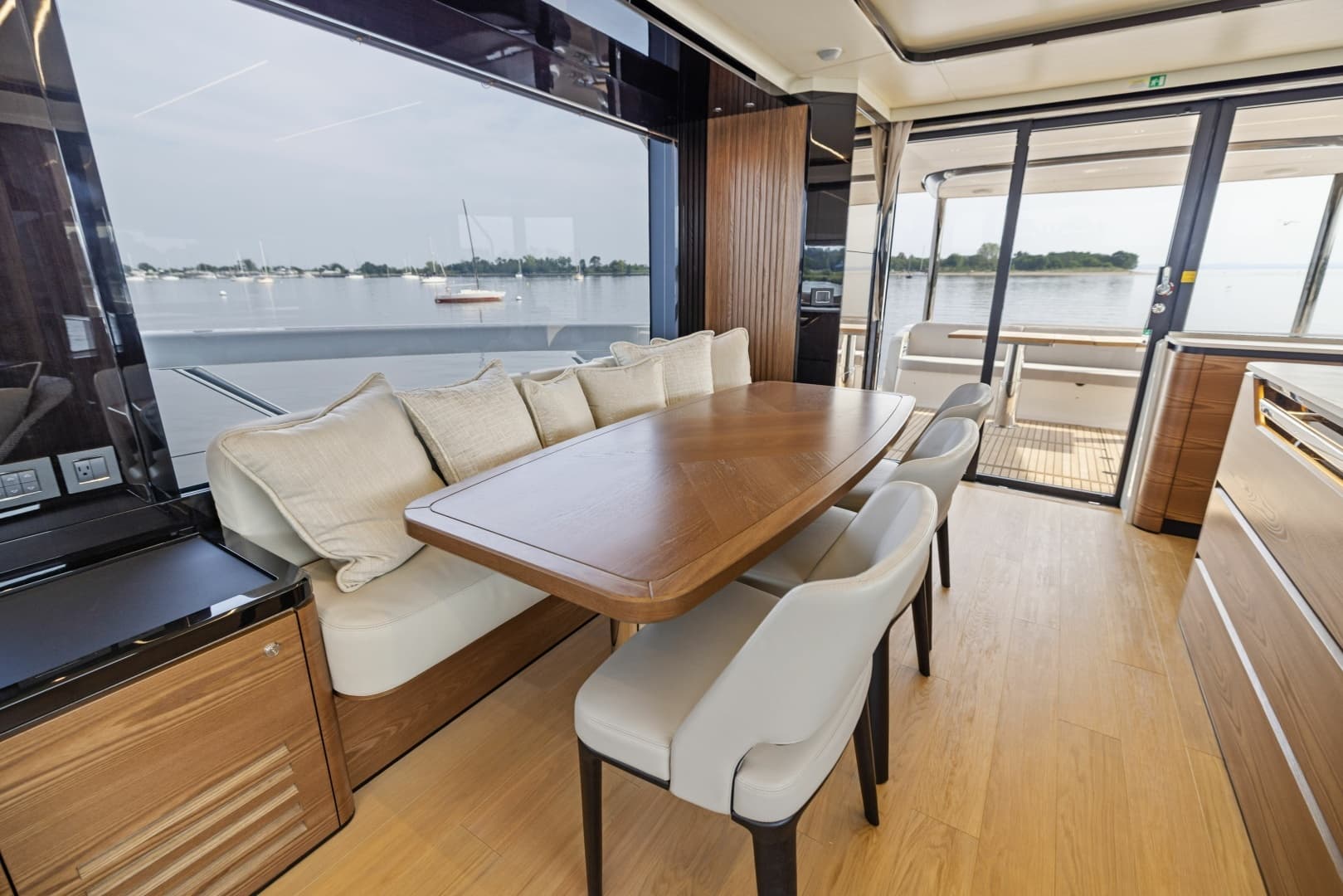 2024 Absolute Navetta 64 - Image 40
