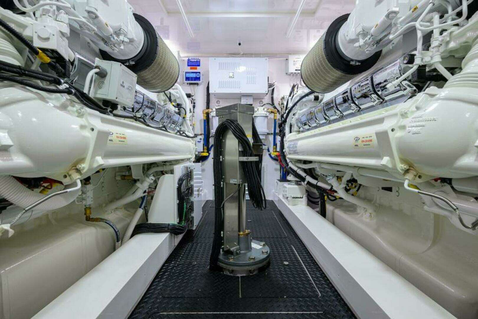 2024 Viking 80 Convertible - Image 38