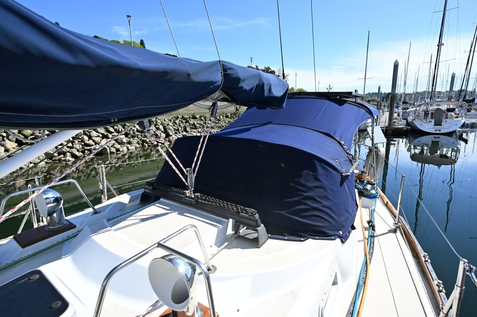 1980 Tartan 37 - Image 18