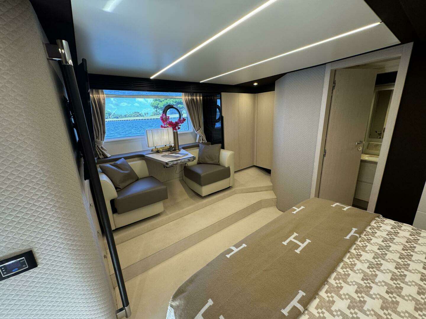 2018 Azimut 66 Flybridge - Image 45