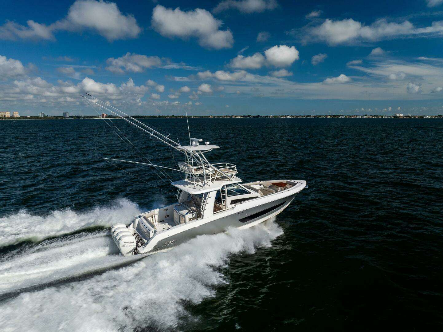 2021 Boston Whaler 420 Outrage - Image 19