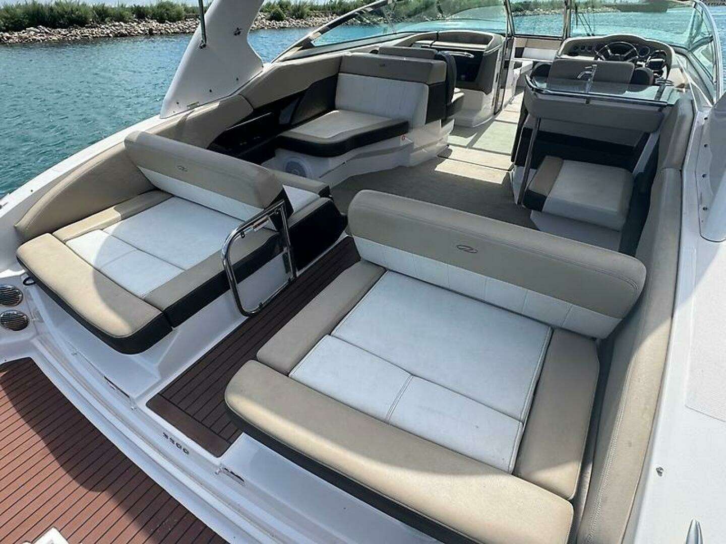 2013 Regal 3200 Bowrider - Image 8