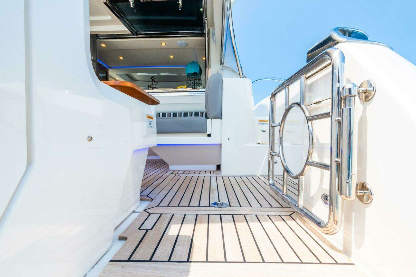 2019 Riviera 4800 Sport Yacht - Image 51