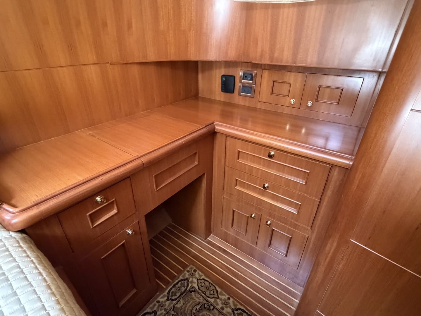 2006 Ocean Alexander 48 Classicco - Image 6