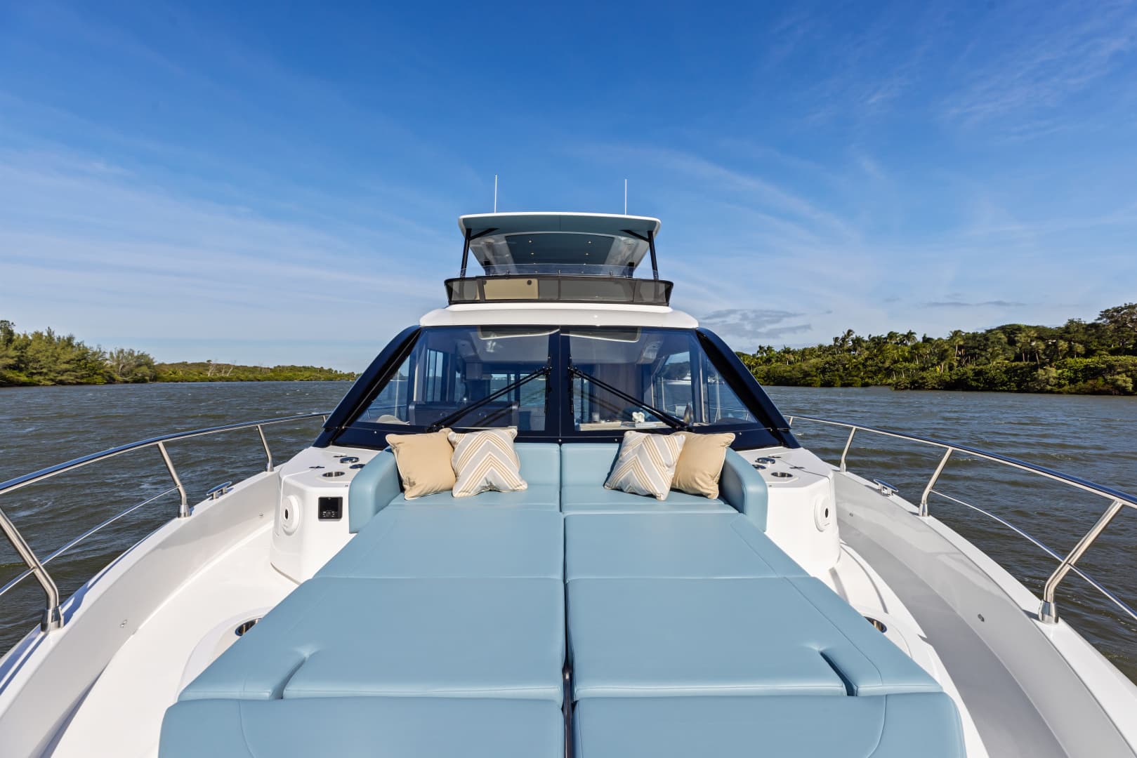 2026 Cruisers Yachts 50 FLY - Image 44