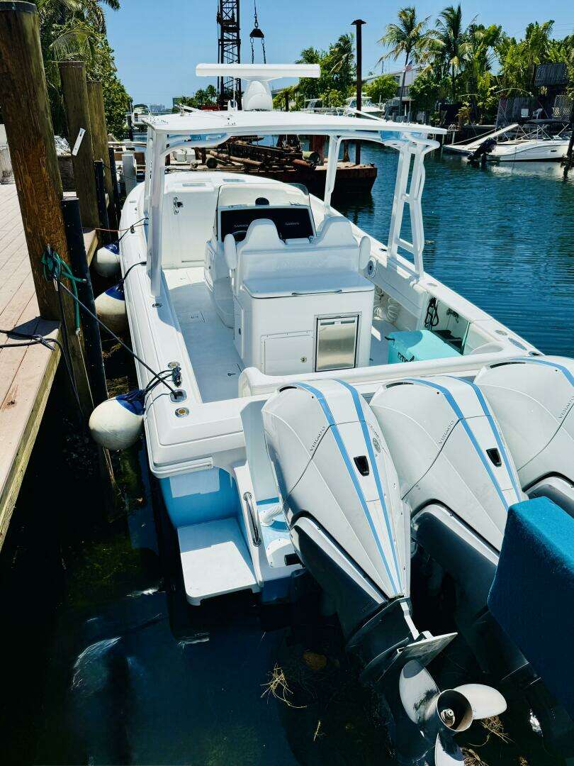2003 Intrepid 377 - Image 12