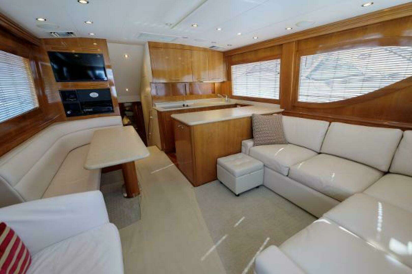 2002 Hatteras 50 Convertible - Image 14