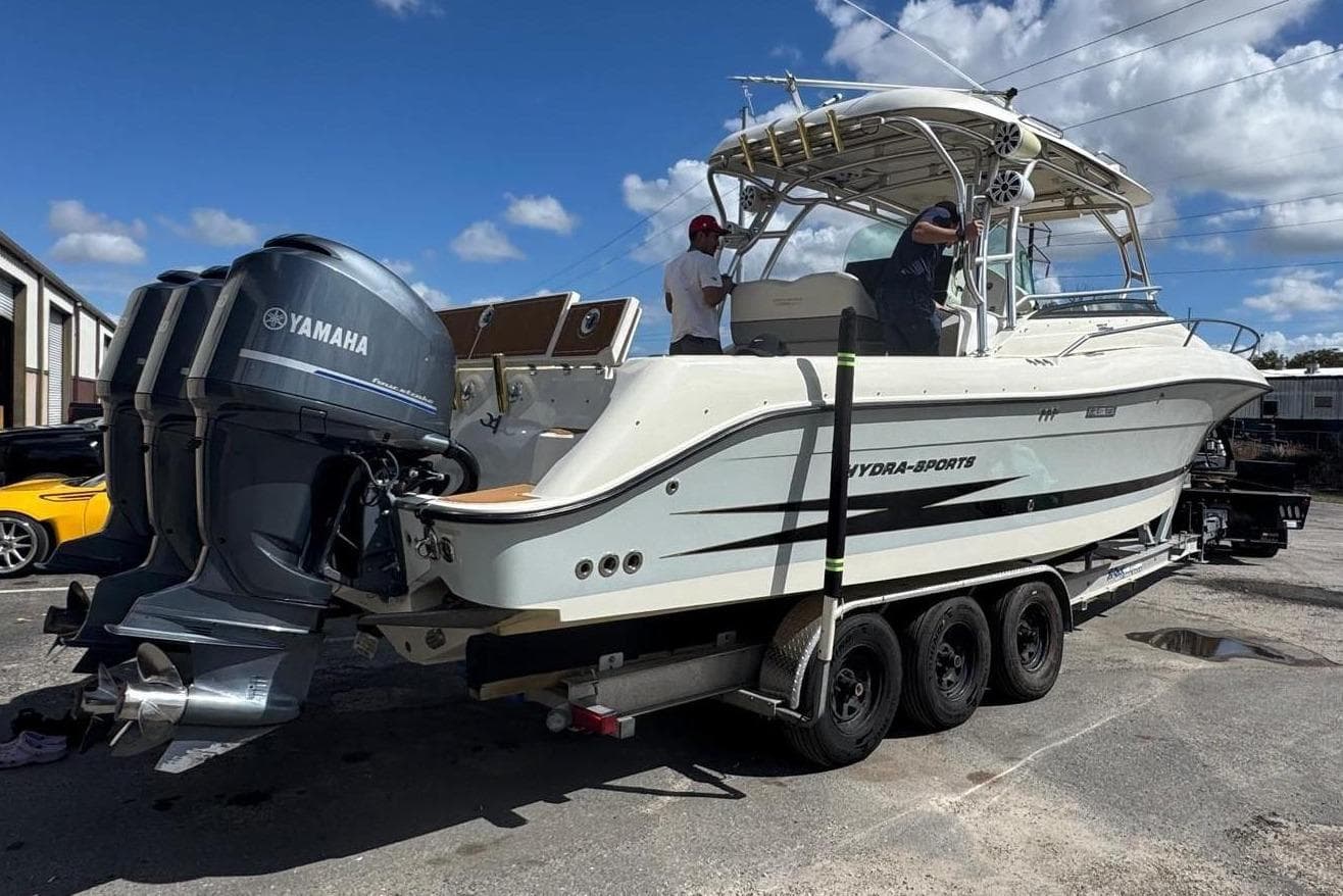 2006 Hydra-Sports Vector 3300 VX boat with Yamaha engines.