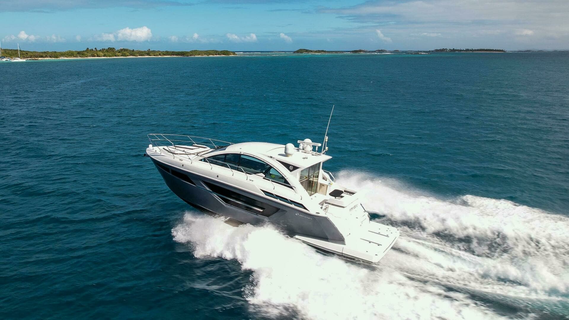 2019 Cruisers Yachts 50 Cantius - Image 9