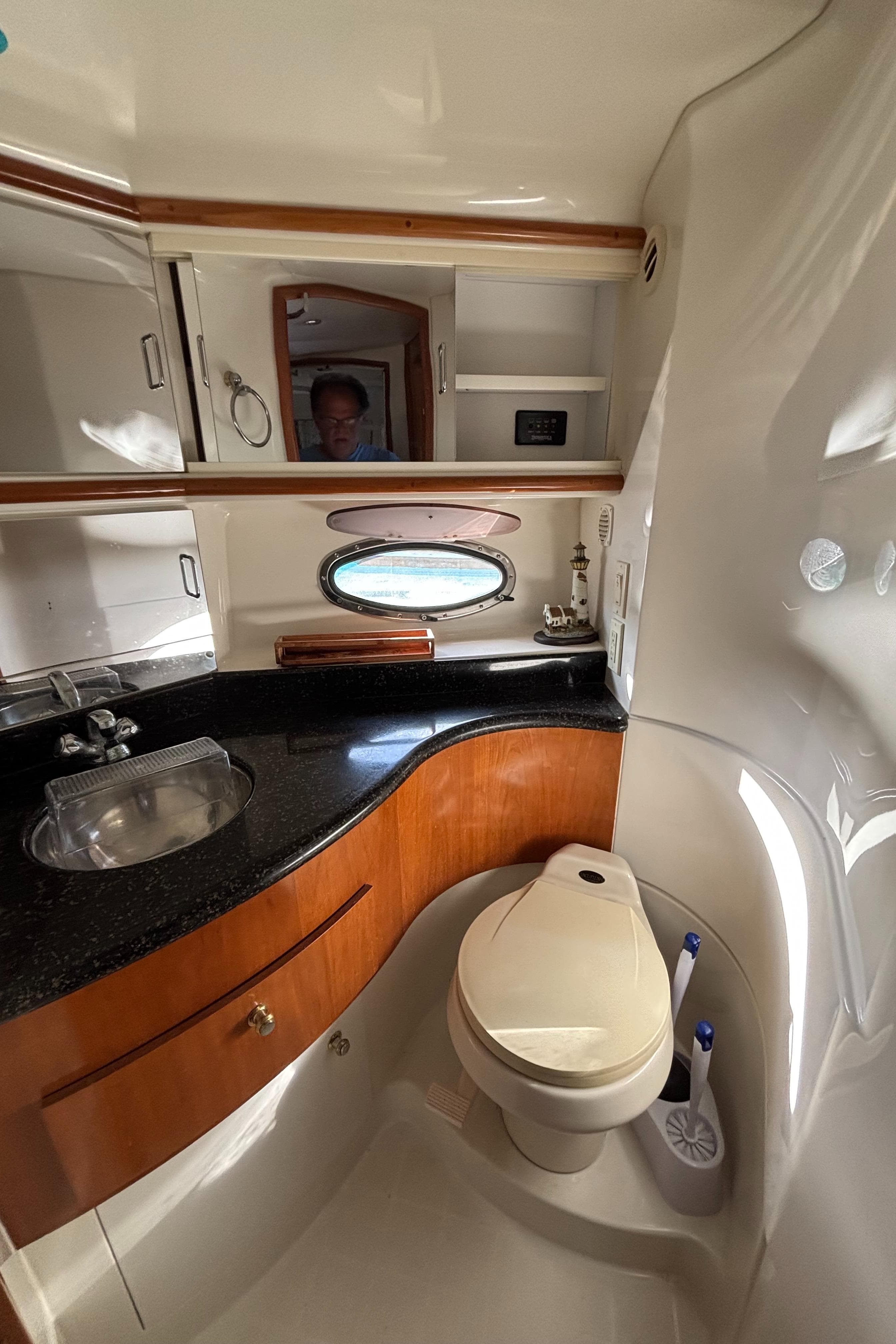 2001 Carver 396 Aft Cabin Motor Yacht - 79