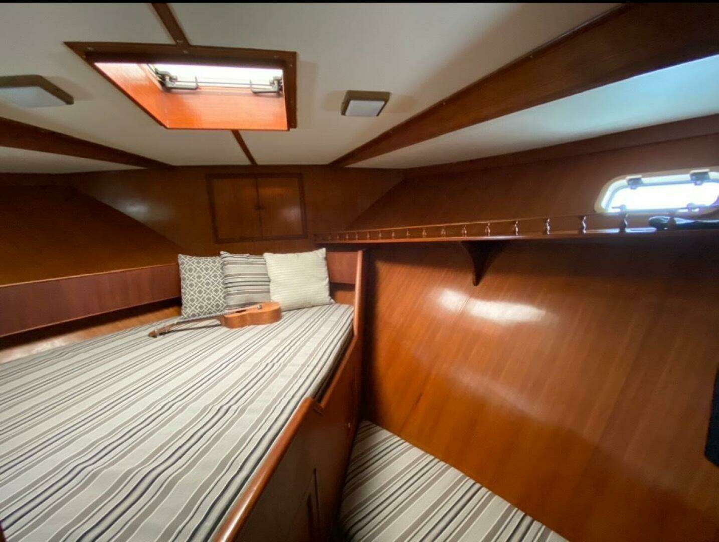 1986 Heritage East Sundeck 36 - Image 38