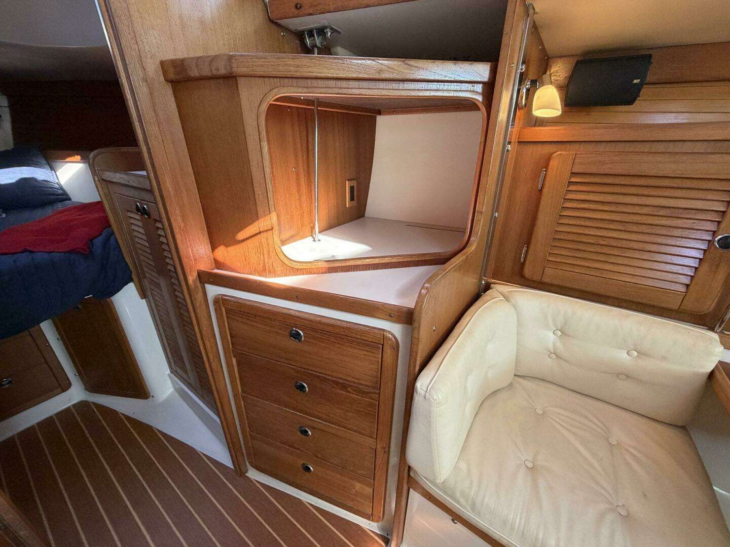 2001 Catalina 36 MkII - Image 38