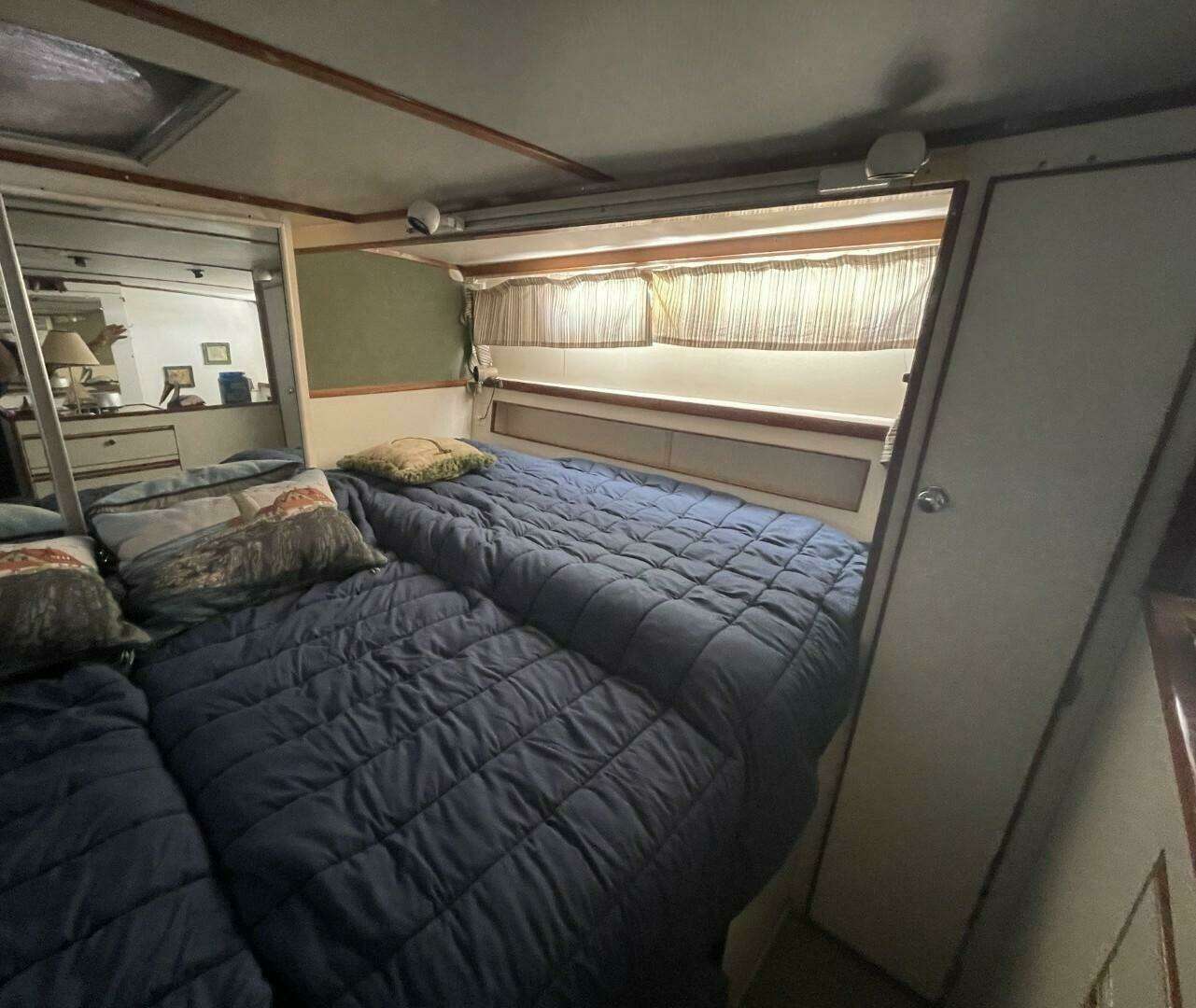 1969 Chris-Craft 47 Commander - Image 28