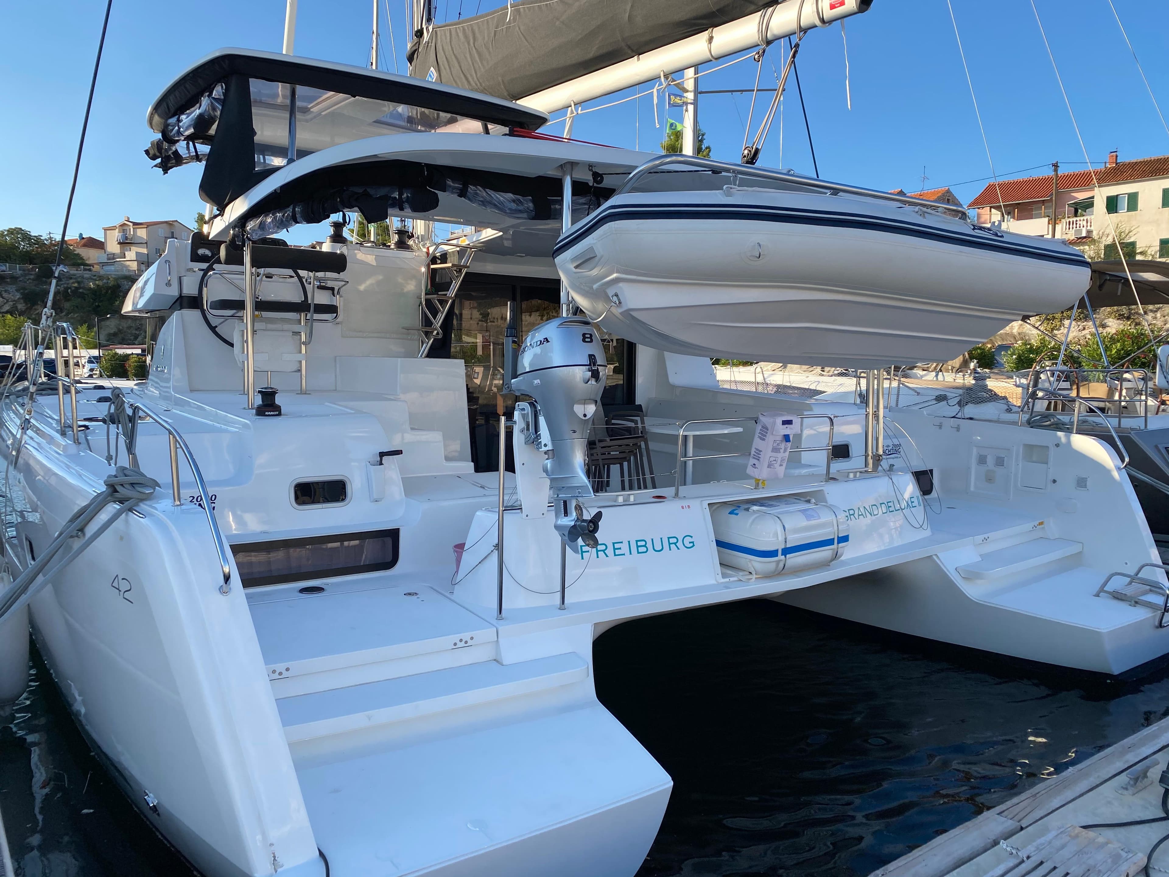Lagoon 42 in Croaita
