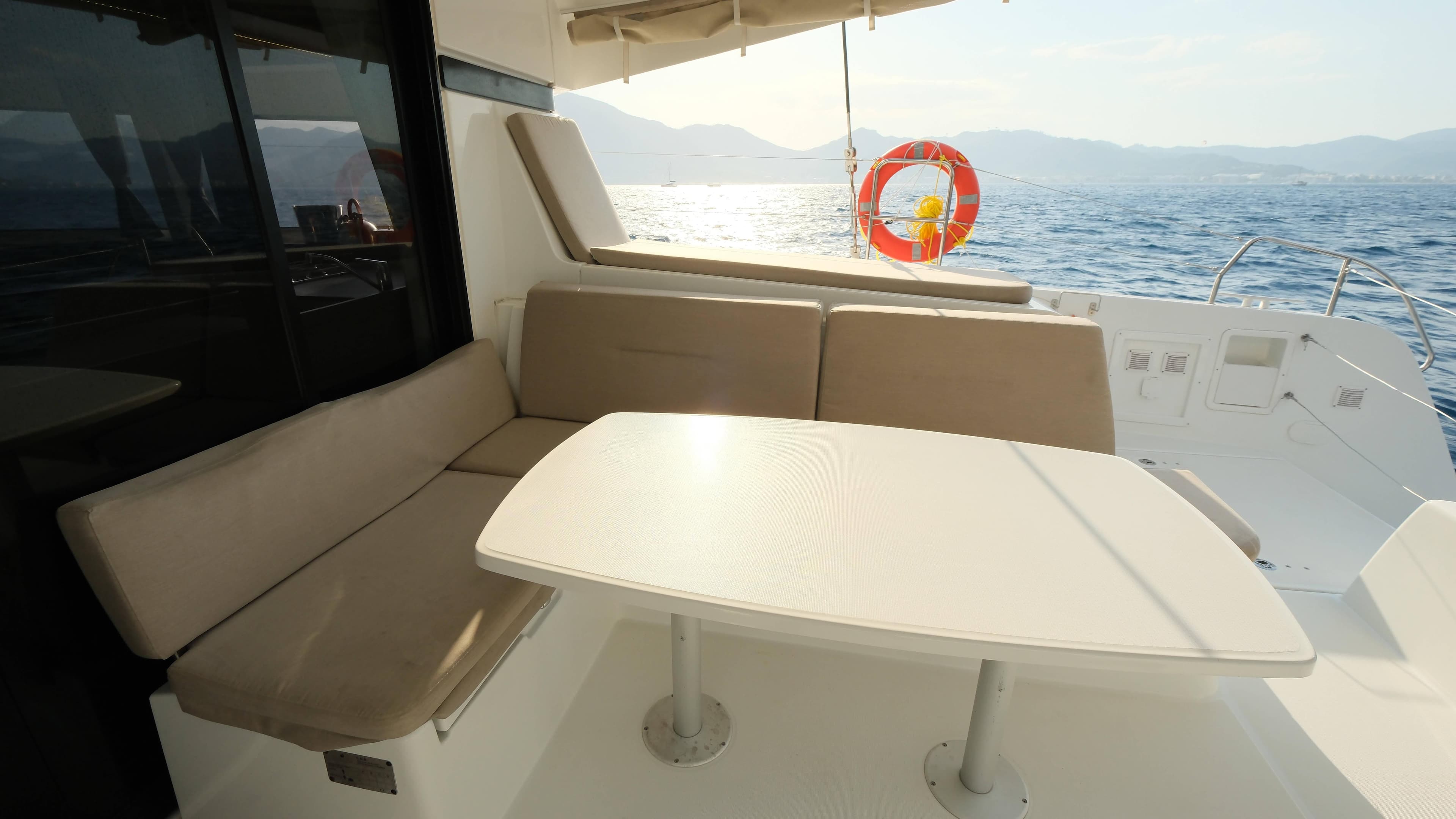 Lagoon 42
