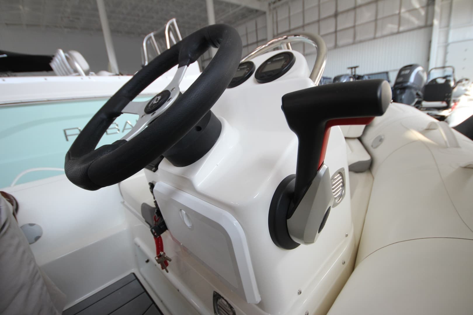 2026 Zodiac Yachtline 360 Deluxe NEO - Image 15
