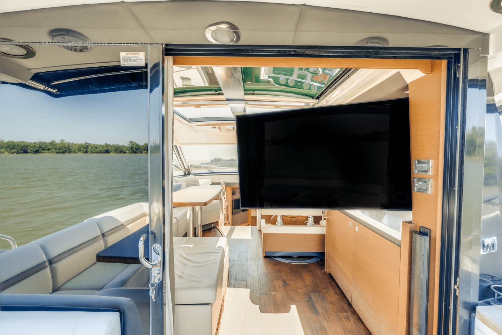 2013 Sea Ray 510 SUNDANCER - Image 65