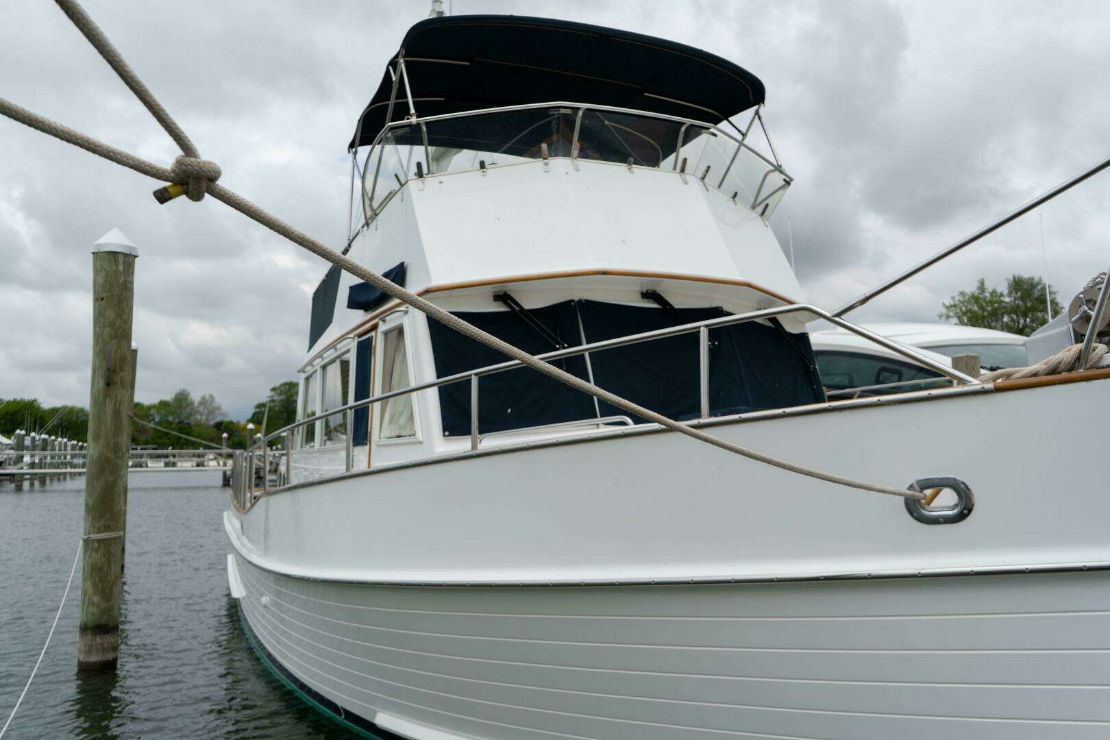 2001 Grand Banks 42 Classic - Image 3