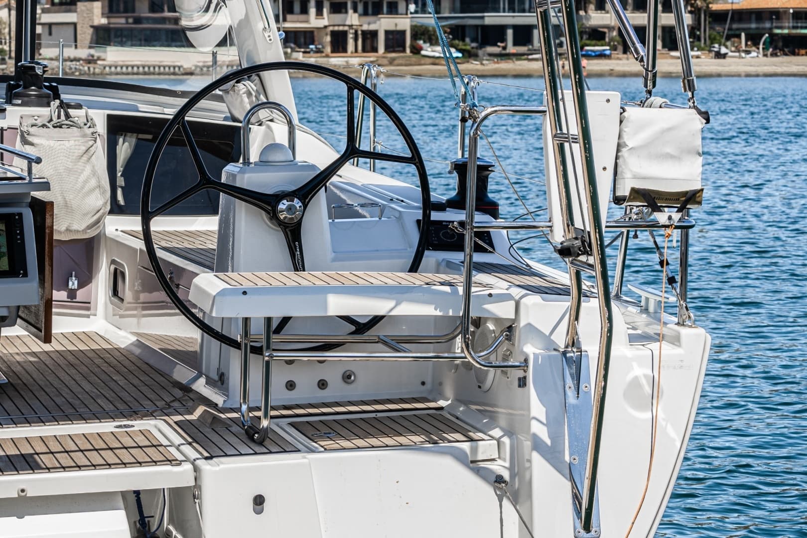 2018 Beneteau Oceanis 41.1 - Image 12