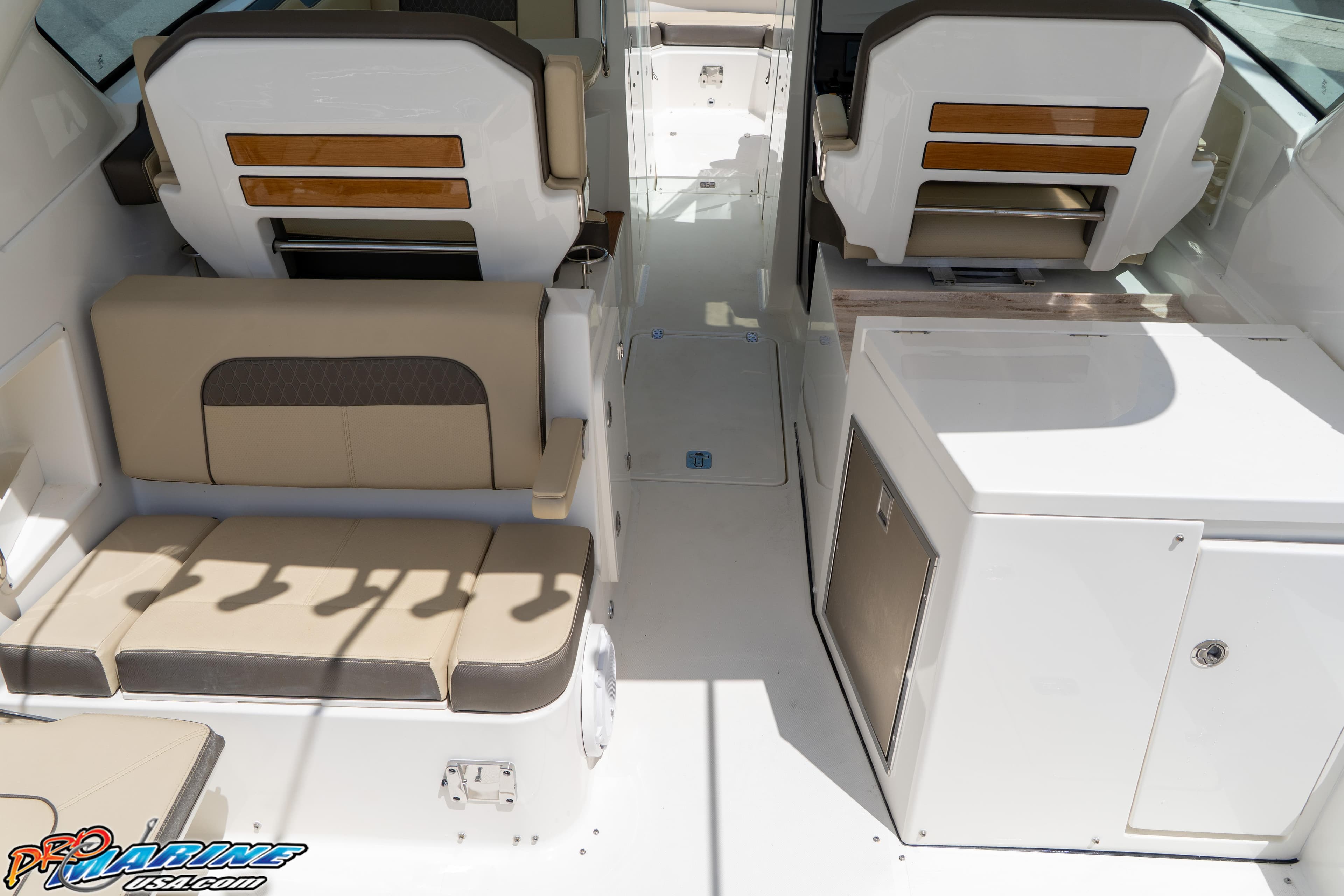 2021 Pursuit DC 326 Dual Console - 66