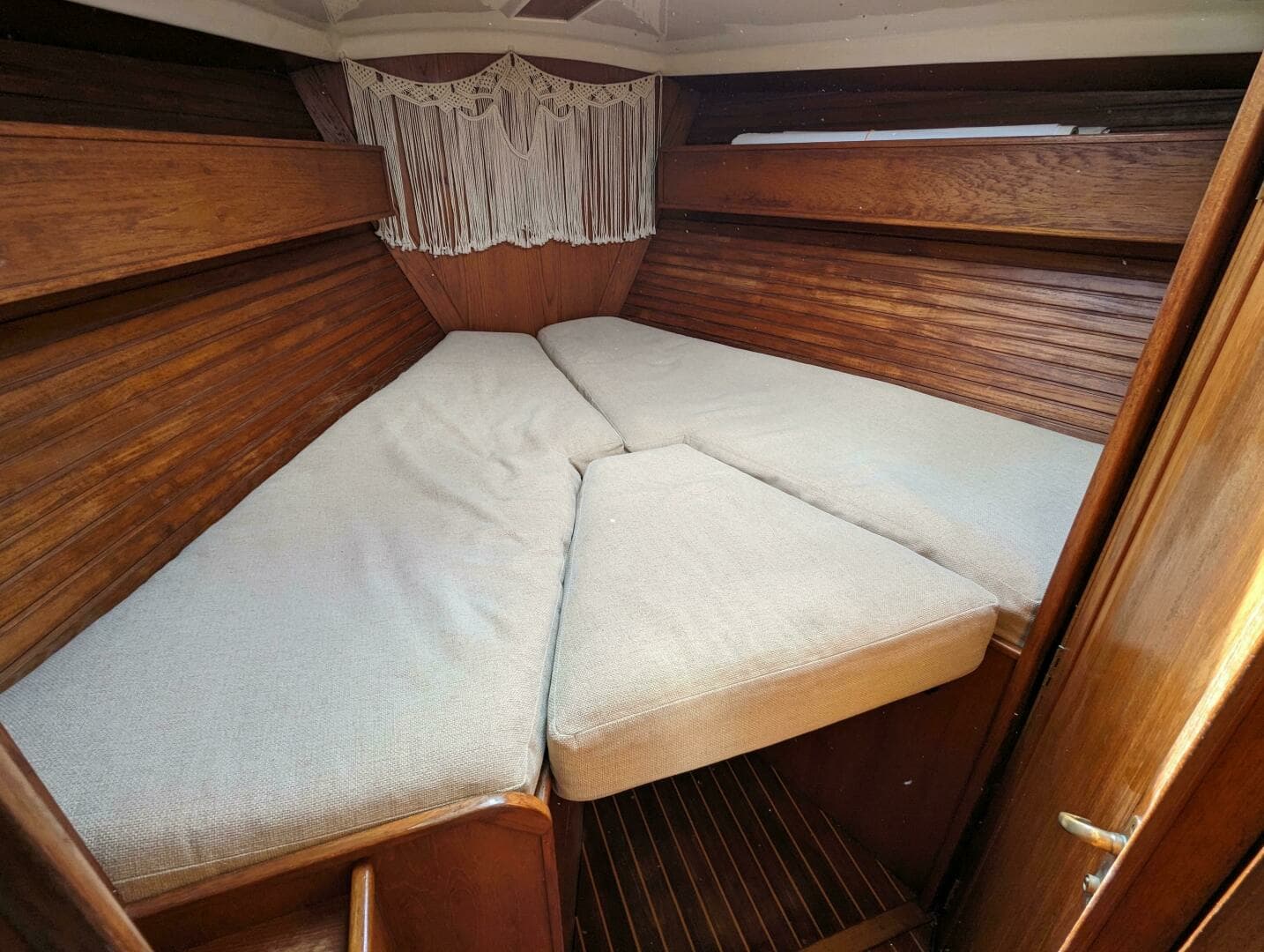 1985 Wauquiez Hood 38 MK II - Image 10