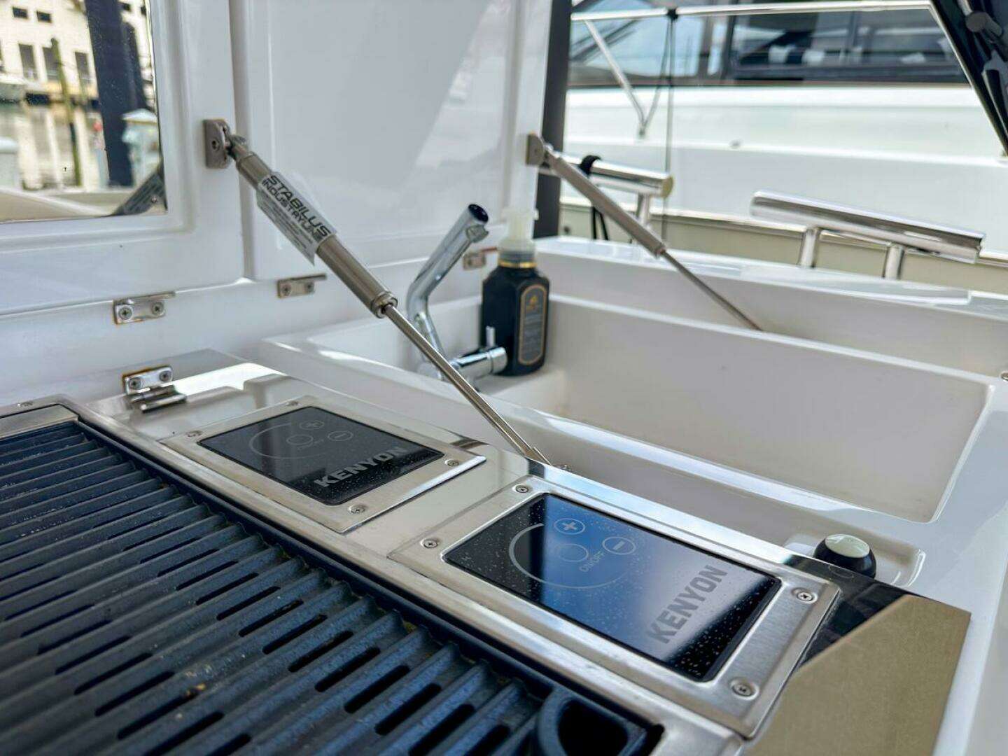 2023 Azimut Verve 47 - Image 22