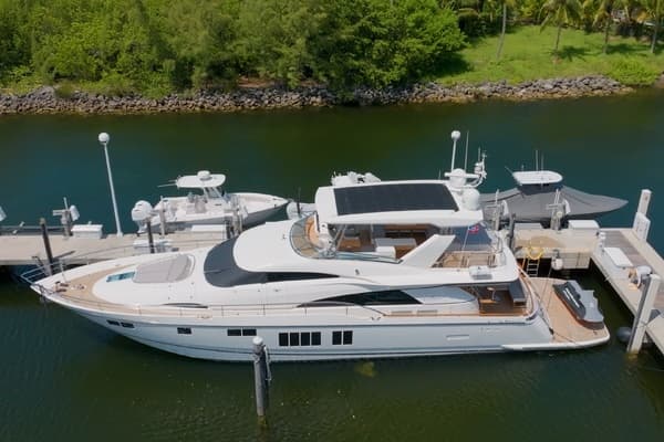 2014 Fairline Squadron