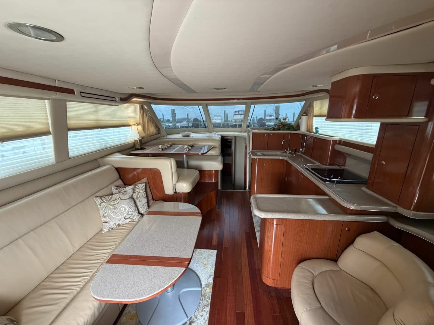 2002 Sea Ray 480 Sedan Bridge - Image 6