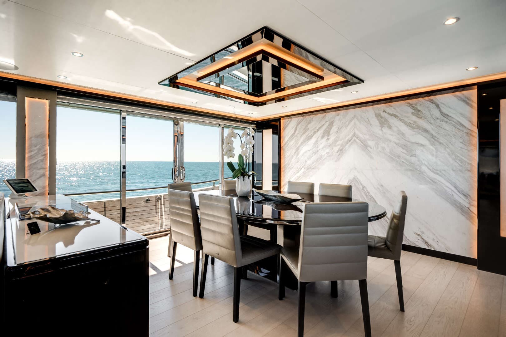 2022 Ocean Alexander 37L - Image 26