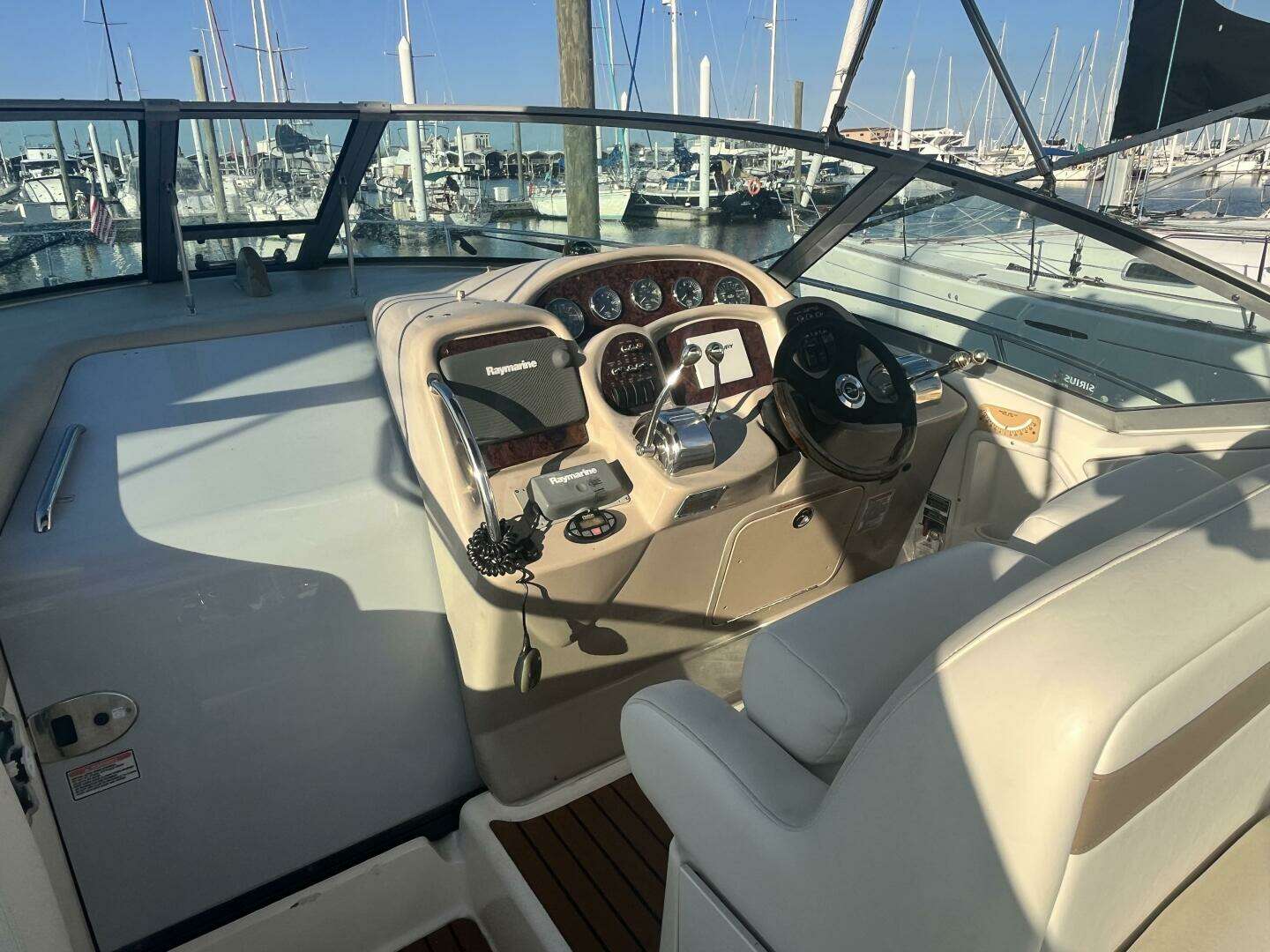2005 Sea Ray 320 Sundancer - Image 37