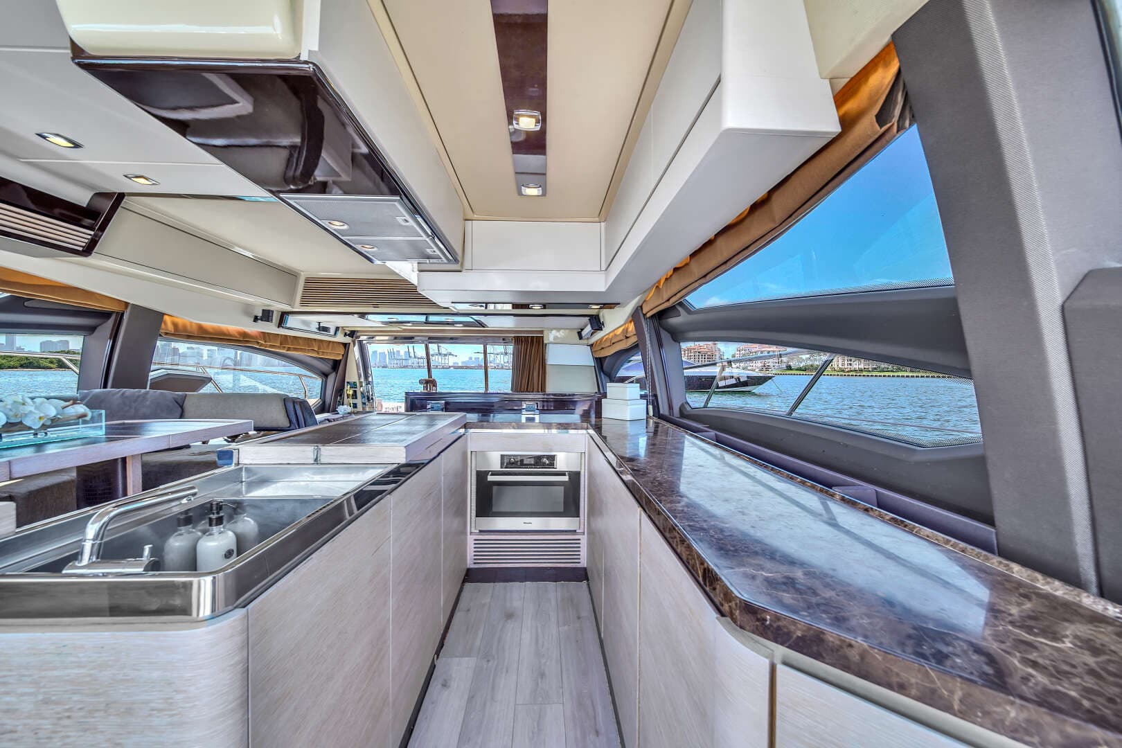 2012 Azimut 64 FLY - Image 63