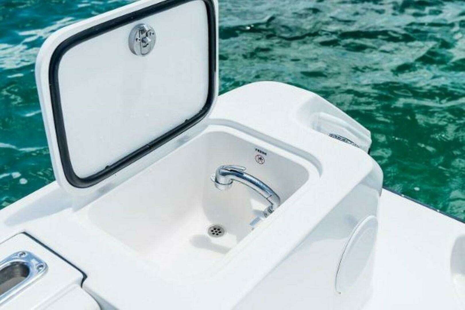 2025 Edgewater 325CC - Image 10
