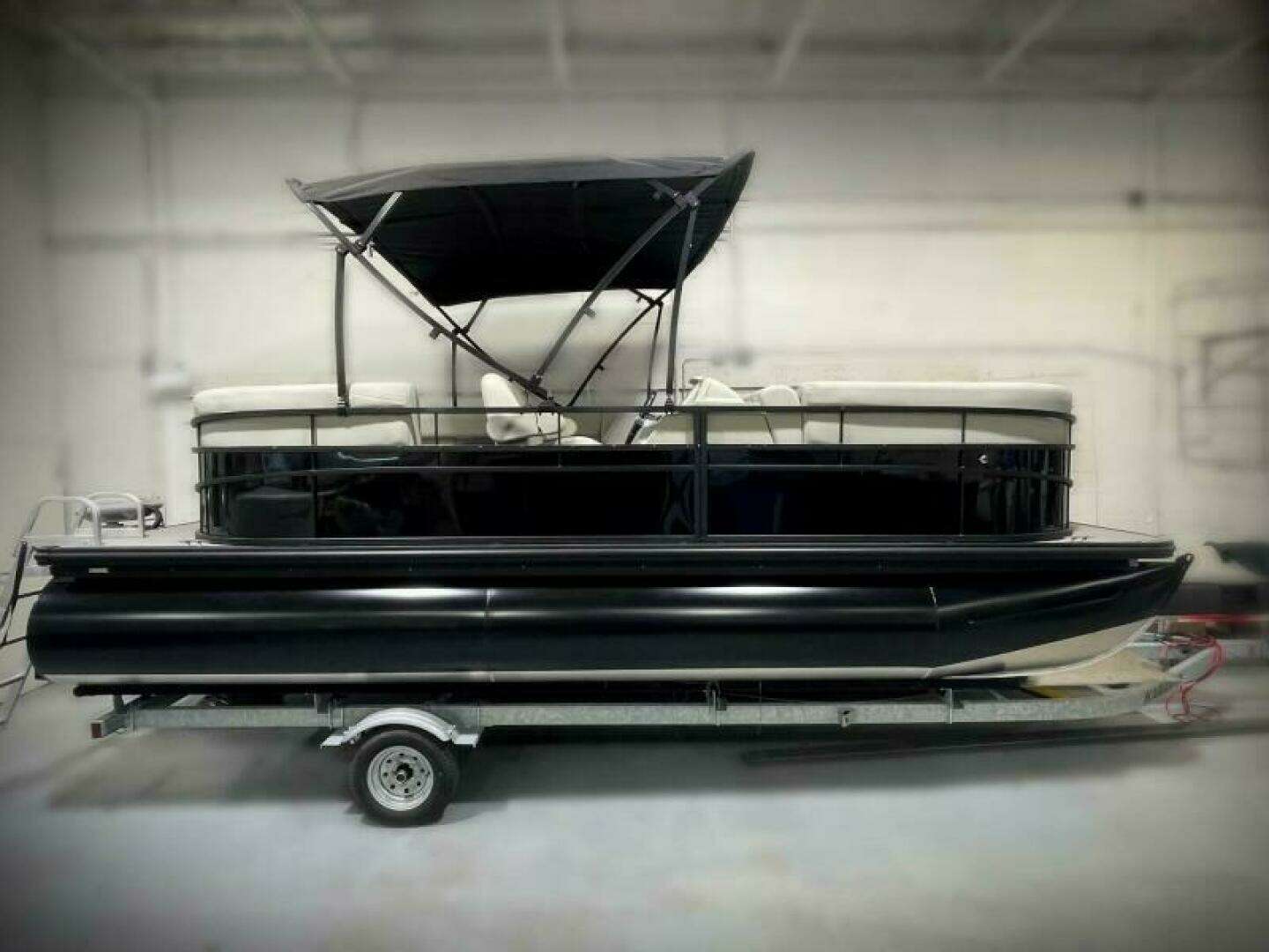 2024 Vision WX Tritoon - Image 6