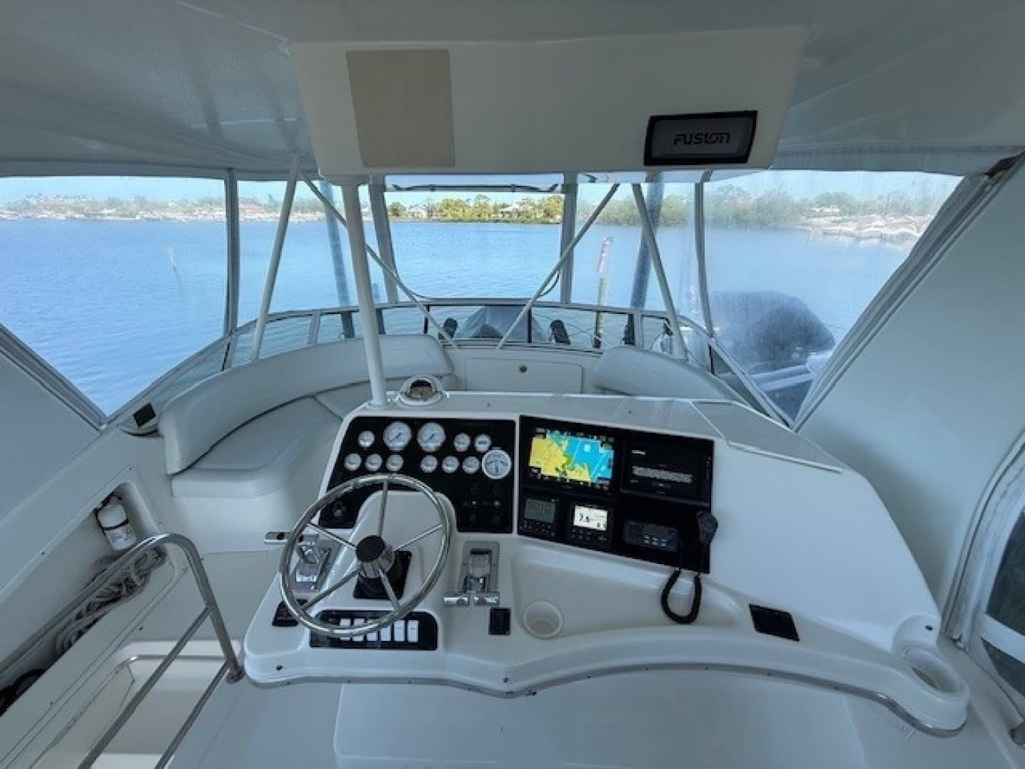 2001 Silverton 42 Convertible - Image 48