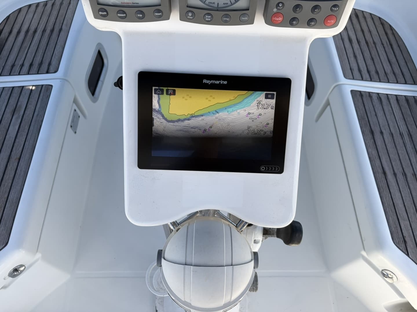 2006 Beneteau 423 - Image 32