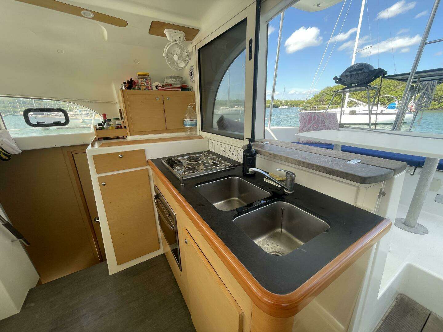 2016 Lagoon 380 - Image 16