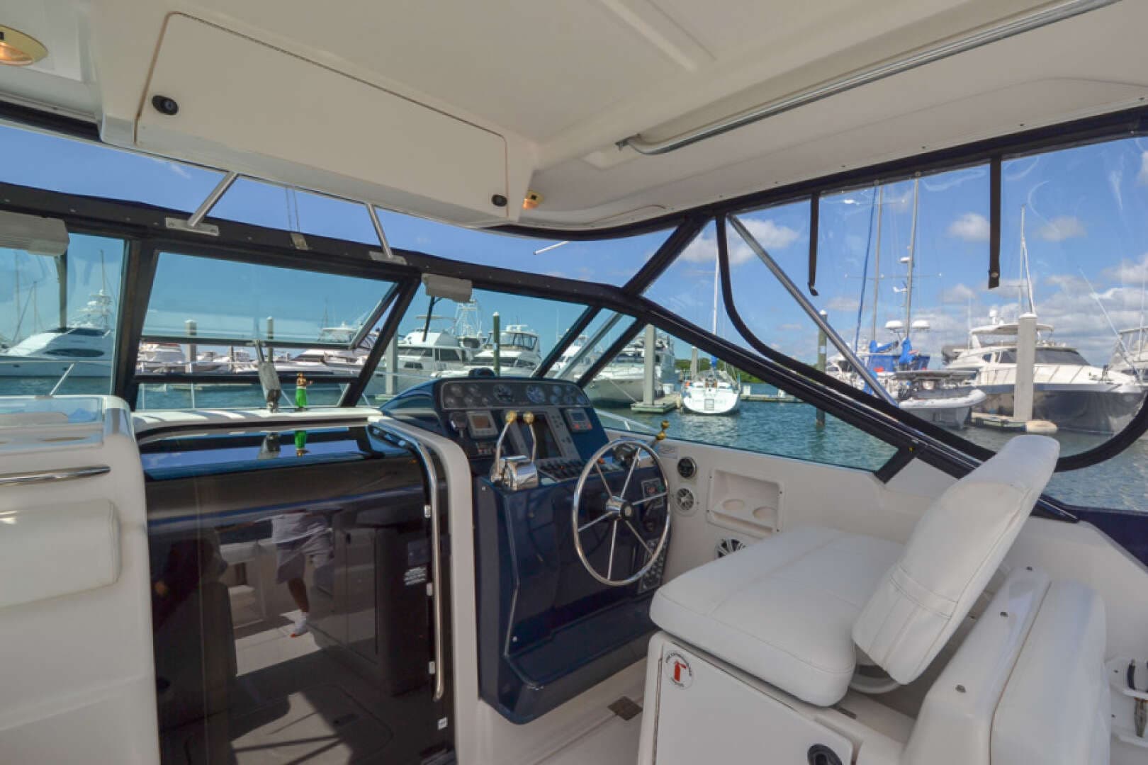 2003 Tiara Yachts 3100 Open LE - Image 6